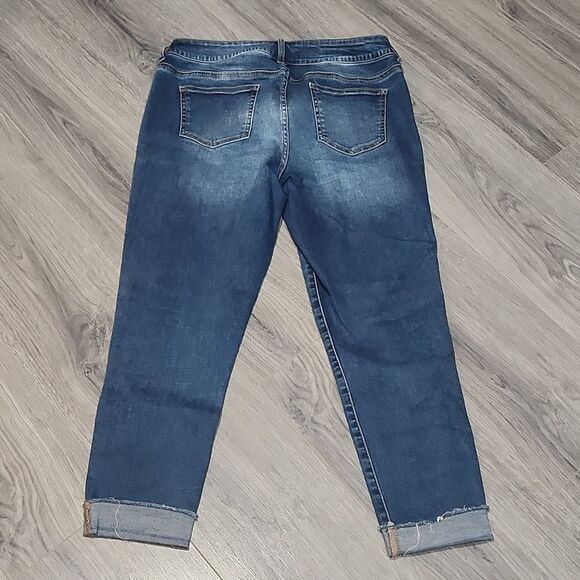 Maurices Cropped Raw Hem Jeans - Picture 7 of 7